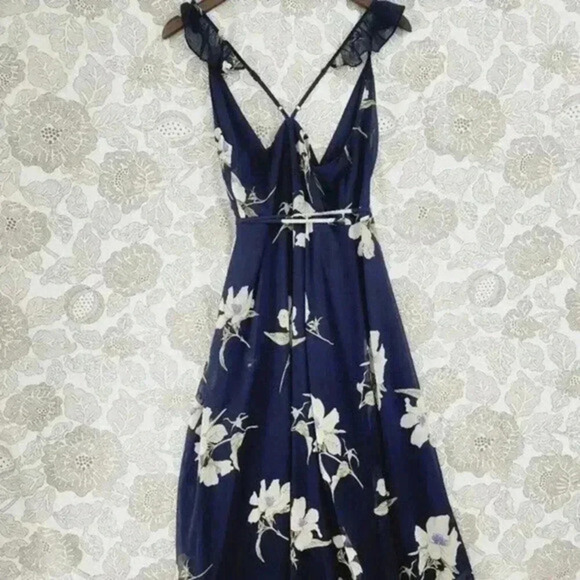 Lulu's Chiffon Wrap Maxi Dress‎ Beach Tied Waist Floral Size M - Picture 6 of 8